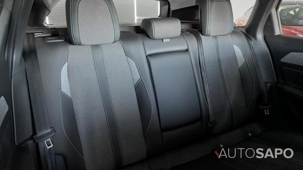 Peugeot 308 1.2 PureTech Allure EAT8 de 2024