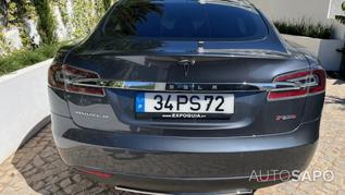 Tesla Model S 85D de 2015