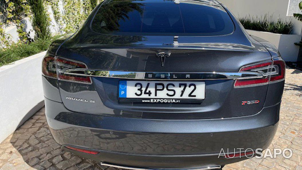 Tesla Model S 85D de 2015