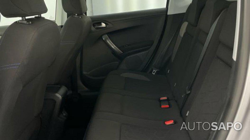 Peugeot 2008 1.2 PureTech Access de 2017