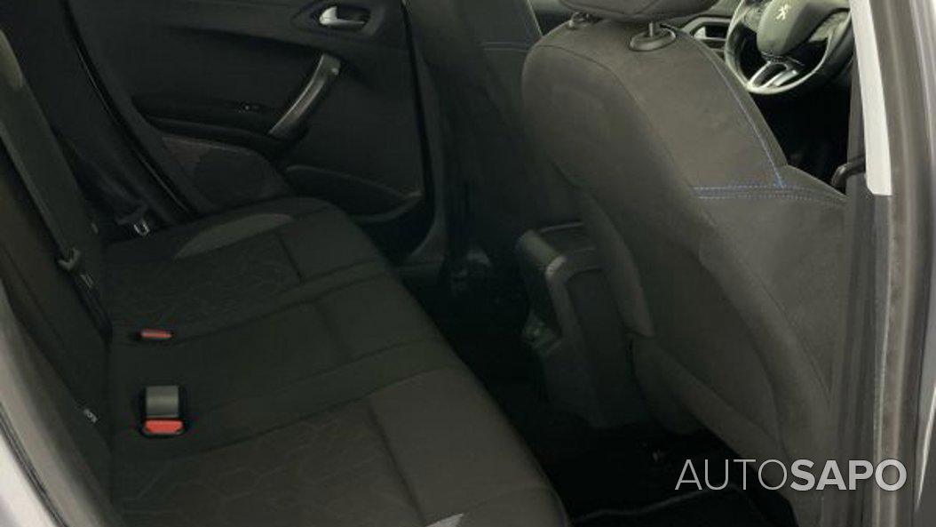 Peugeot 2008 1.2 PureTech Access de 2017