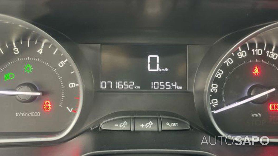 Peugeot 2008 1.2 PureTech Access de 2017