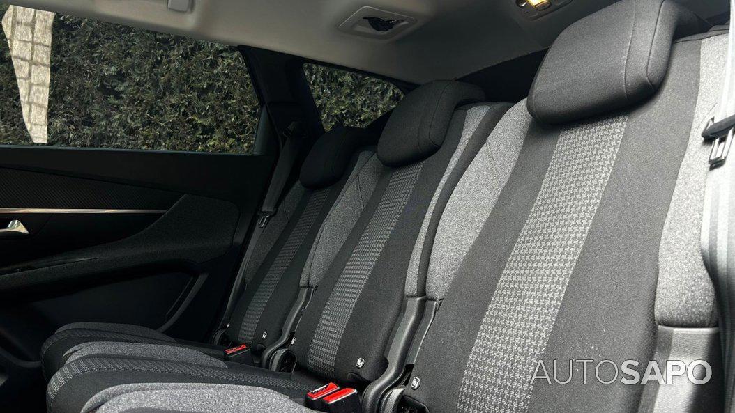 Peugeot 5008 de 2021