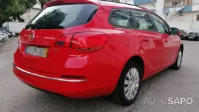 Opel Astra J Sports Tourer de 2013