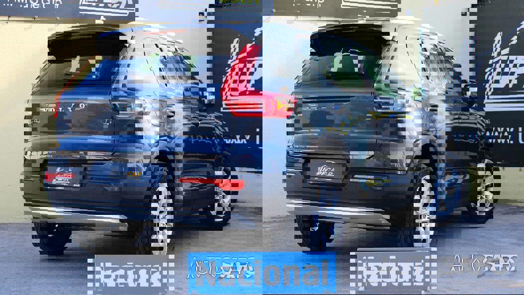 Volvo XC40 1.5 T2 Momentum Plus de 2021