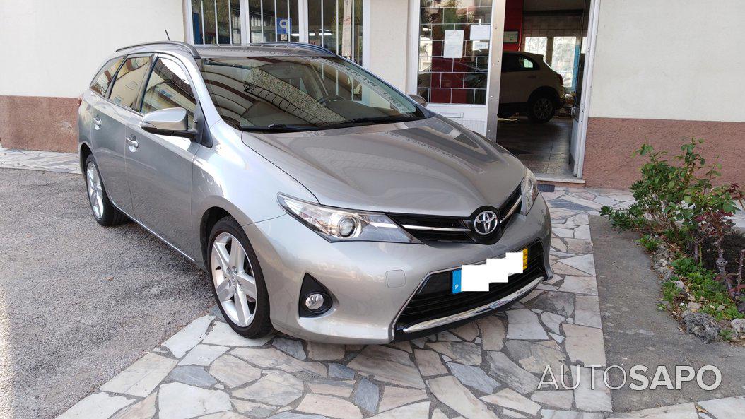 Toyota Auris 1.4 D-4D Comfort+Navi de 2014