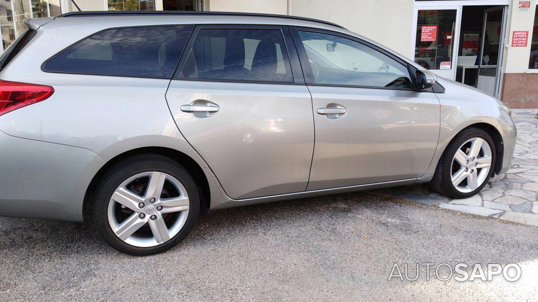 Toyota Auris 1.4 D-4D Comfort+Navi de 2014