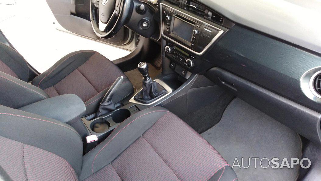 Toyota Auris 1.4 D-4D Comfort+Navi de 2014