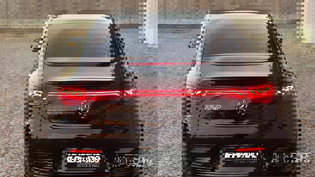 Mercedes-Benz EQE de 2024