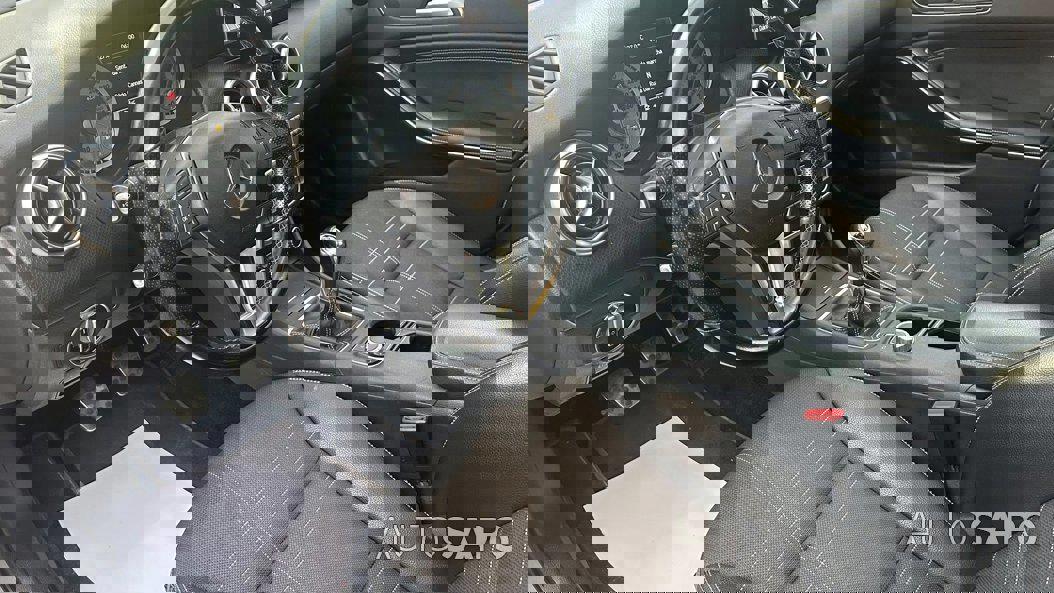 Mercedes-Benz Classe A 180 CDi B.E. Urban de 2013