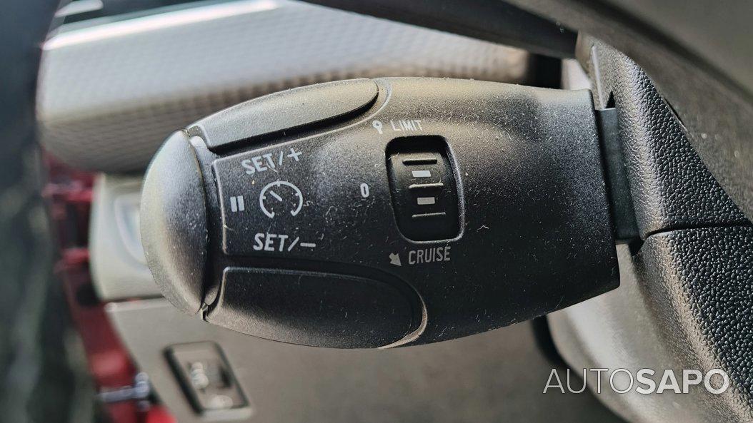 Peugeot 2008 1.2 PureTech Allure de 2016