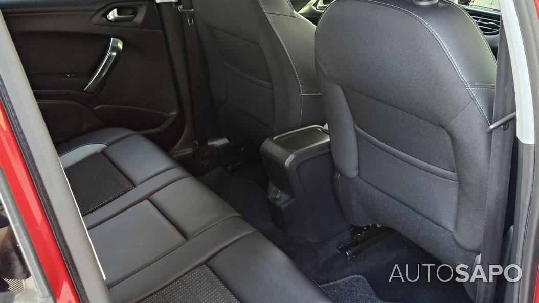 Peugeot 2008 1.2 PureTech Allure de 2016