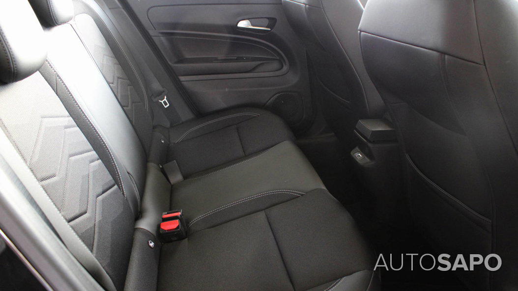 Jeep Avenger 1.2 GSE T3 Altitude de 2025