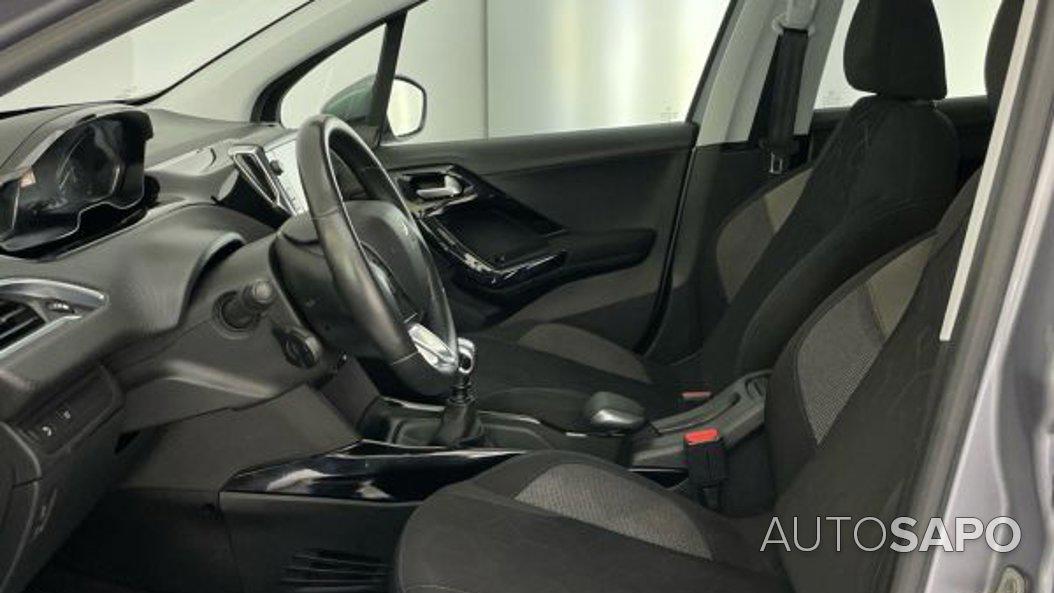 Peugeot 2008 1.2 PureTech Signature de 2019