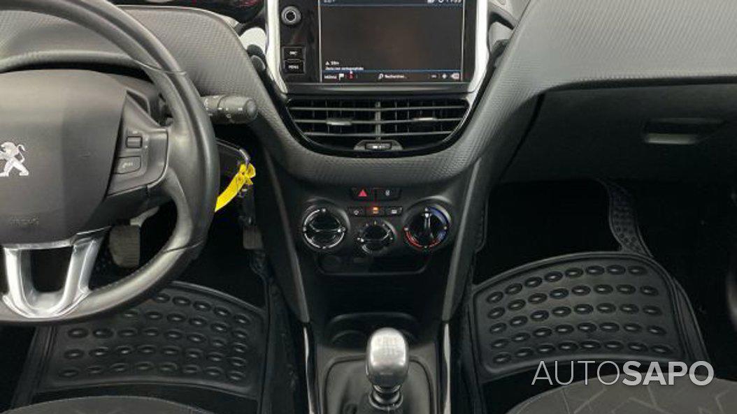 Peugeot 2008 1.2 PureTech Signature de 2019