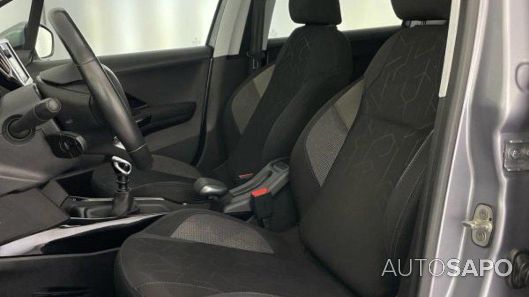 Peugeot 2008 1.2 PureTech Signature de 2019