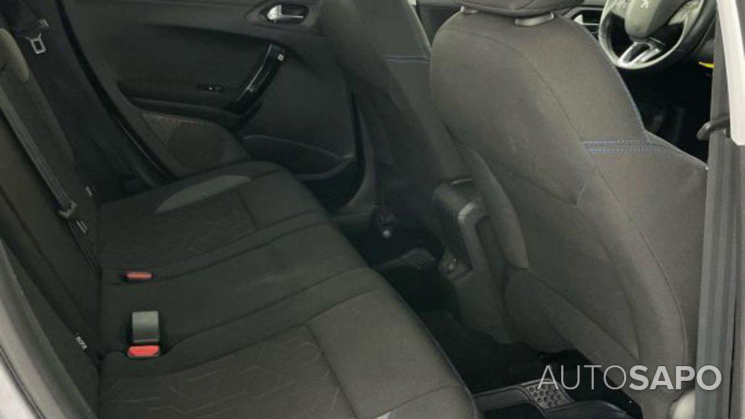 Peugeot 2008 1.2 PureTech Signature de 2019