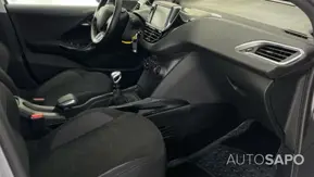 Peugeot 2008 1.2 PureTech Signature de 2019