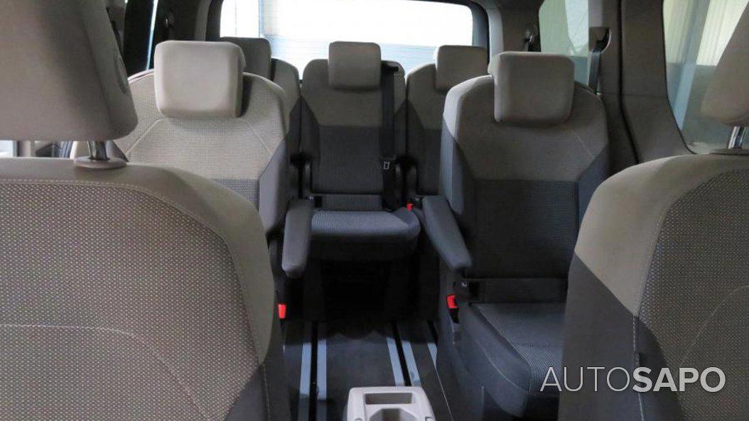 Volkswagen Multivan 2.0 TDI Highline DSG de 2024