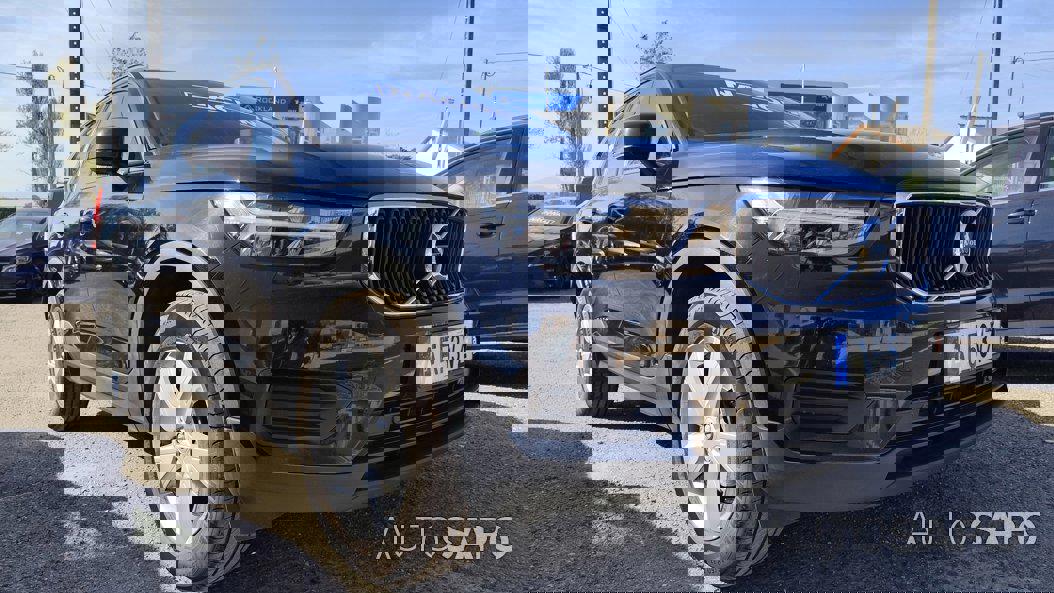 Volvo XC40 1.5 T2 Momentum de 2021