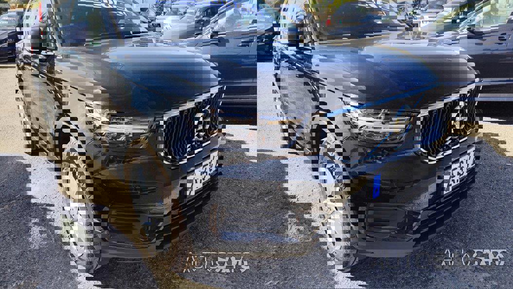 Volvo XC40 1.5 T2 Momentum de 2021