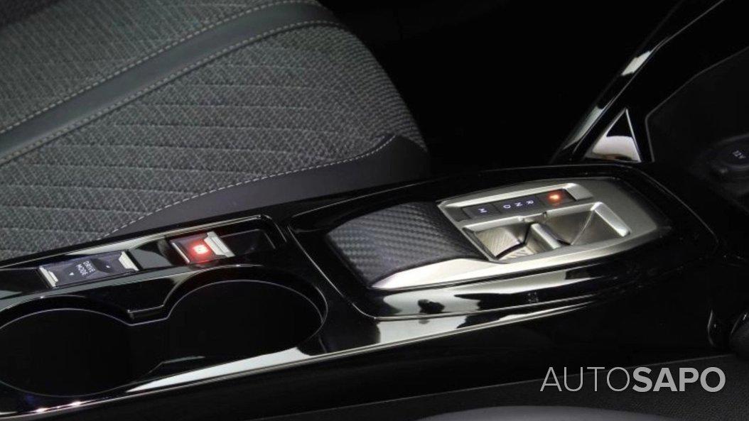 Peugeot 2008 1.2 PureTech Allure EAT8 de 2024