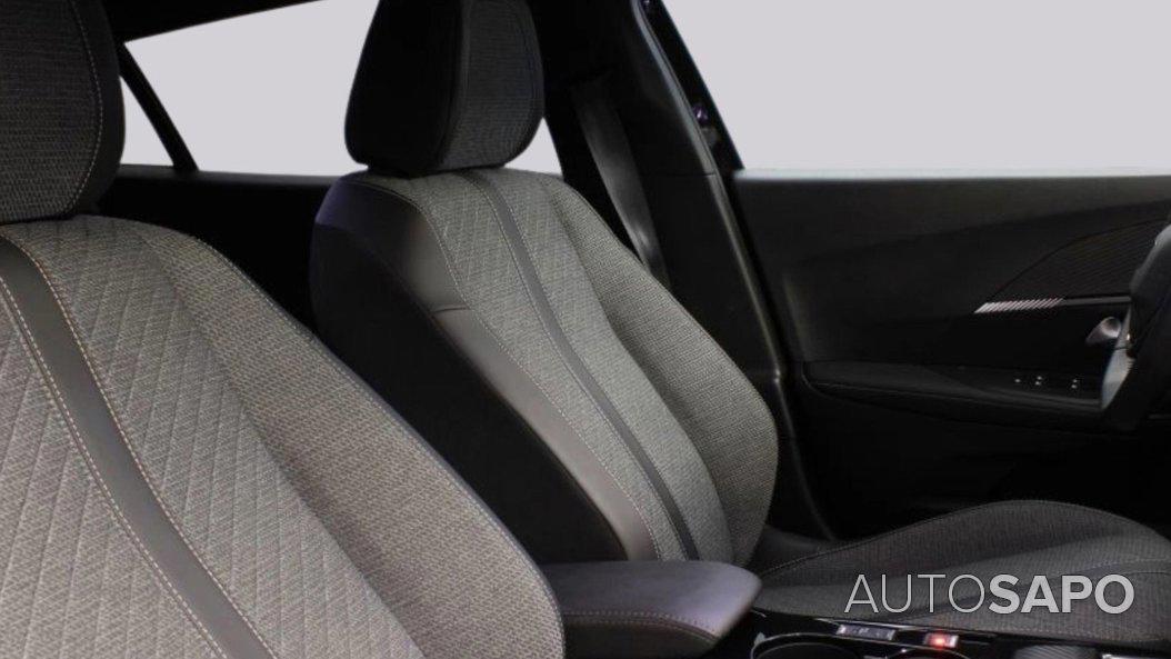 Peugeot 2008 1.2 PureTech Allure EAT8 de 2024