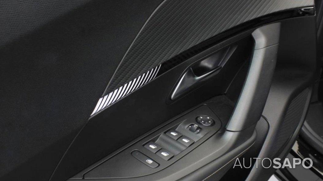 Peugeot 2008 1.2 PureTech Allure EAT8 de 2024