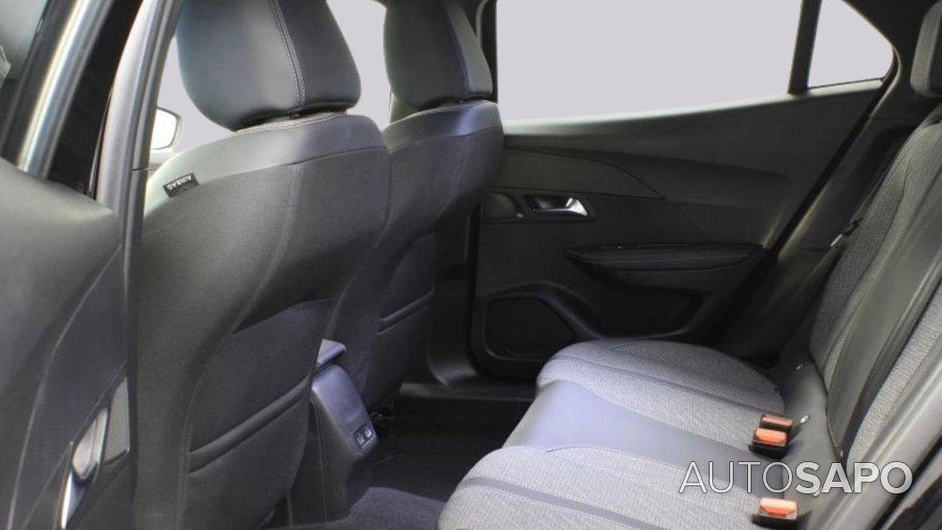 Peugeot 2008 1.2 PureTech Allure EAT8 de 2024