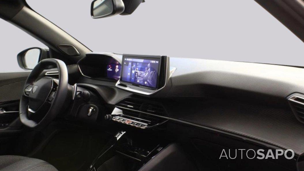 Peugeot 2008 1.2 PureTech Allure EAT8 de 2024