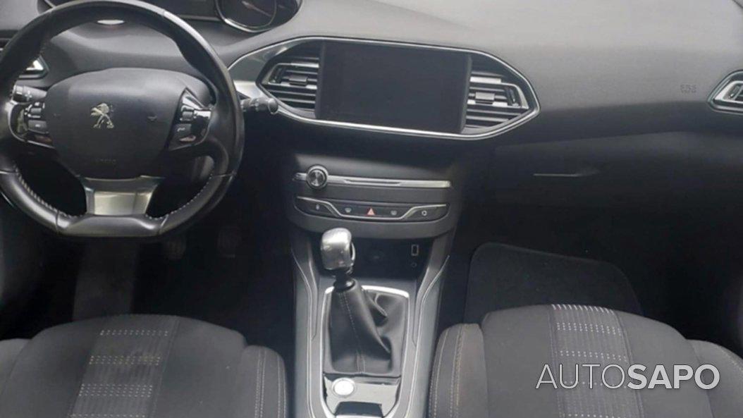 Peugeot 308 1.2 PureTech Allure de 2015