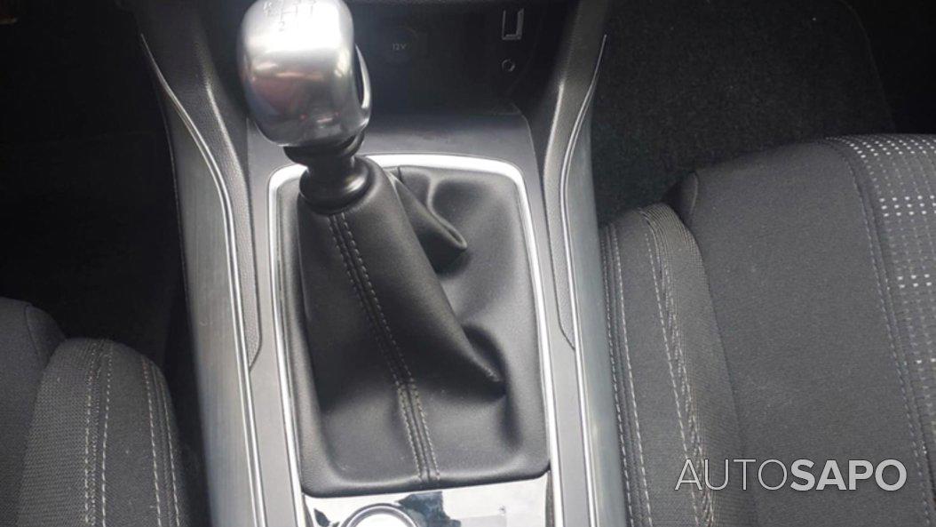 Peugeot 308 1.2 PureTech Allure de 2015