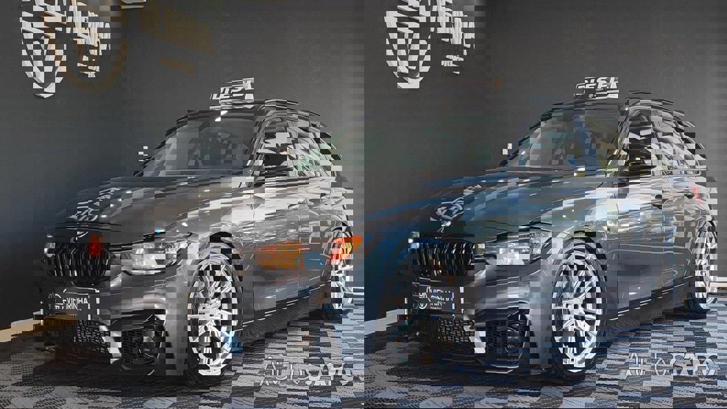 BMW Série 3 318 d de 2013