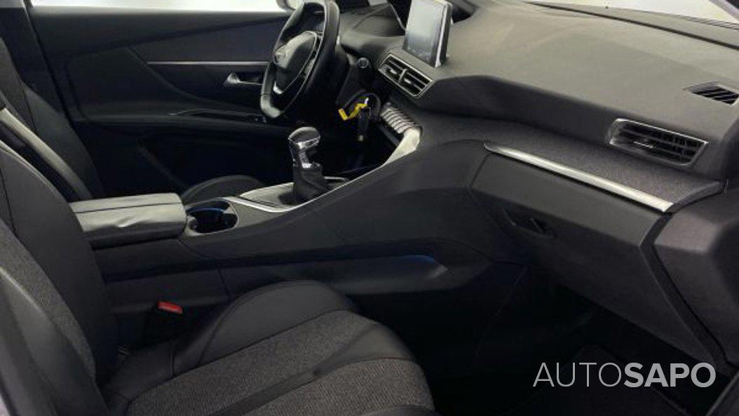 Peugeot 3008 1.2 PureTech Allure de 2018