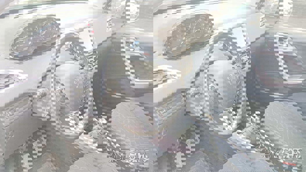 Peugeot 2008 1.2 PureTech Active Pack EAT8 de 2016