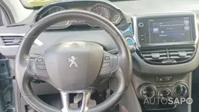 Peugeot 2008 1.2 PureTech Active Pack EAT8 de 2016