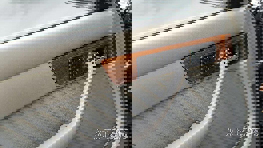 Mercedes-Benz 300 de 1990