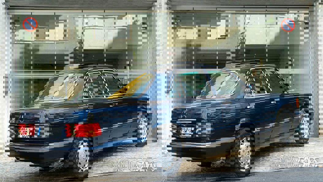 Mercedes-Benz 300 de 1990