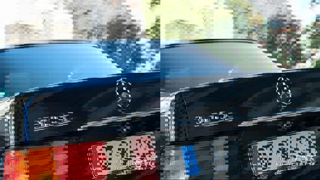 Mercedes-Benz 300 de 1990