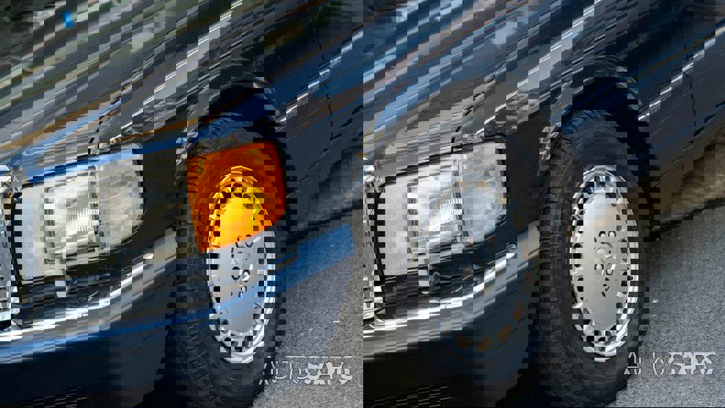 Mercedes-Benz 300 de 1990