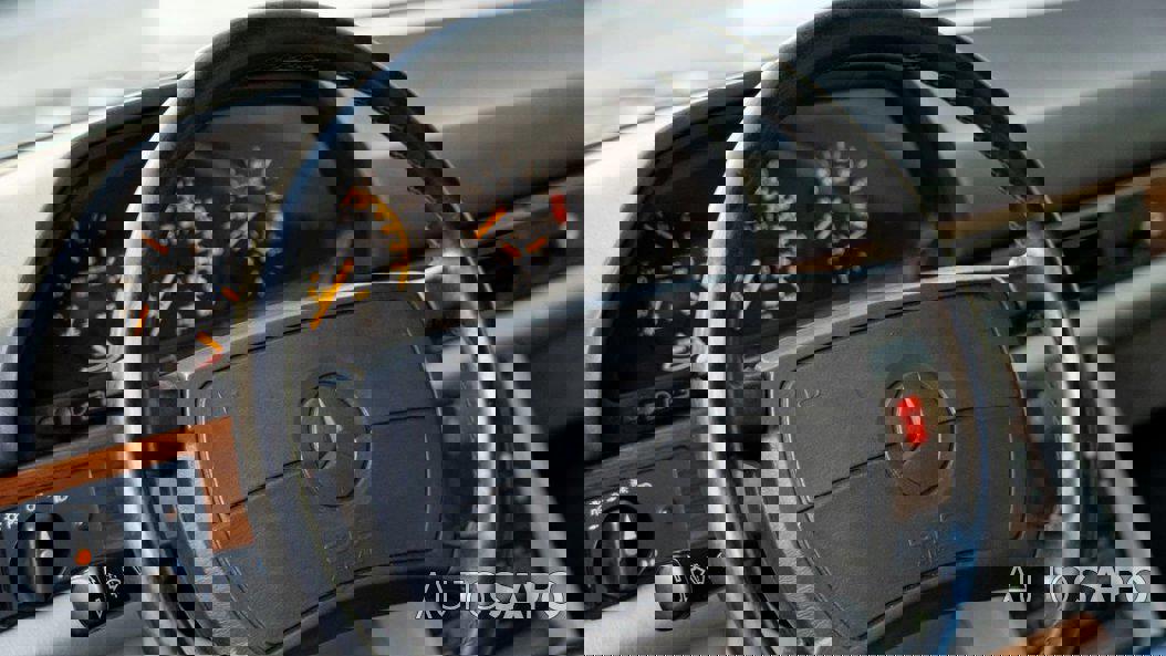 Mercedes-Benz 300 de 1990