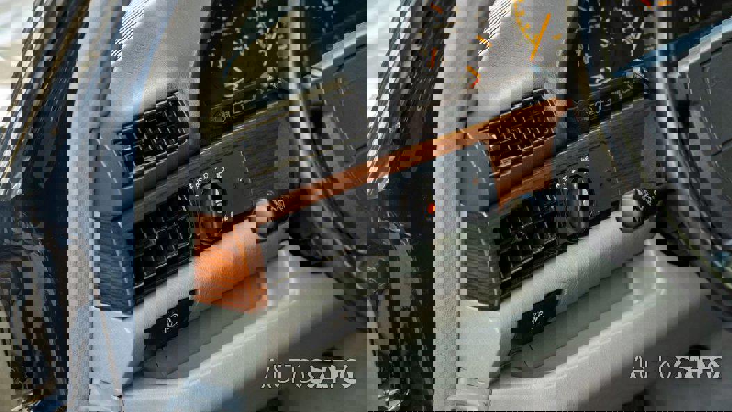 Mercedes-Benz 300 de 1990