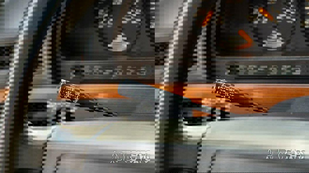 Mercedes-Benz 300 de 1990