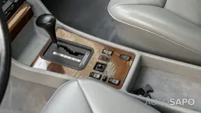 Mercedes-Benz 300 de 1990