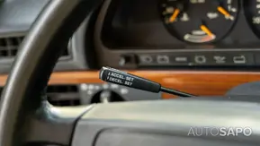 Mercedes-Benz 300 de 1990