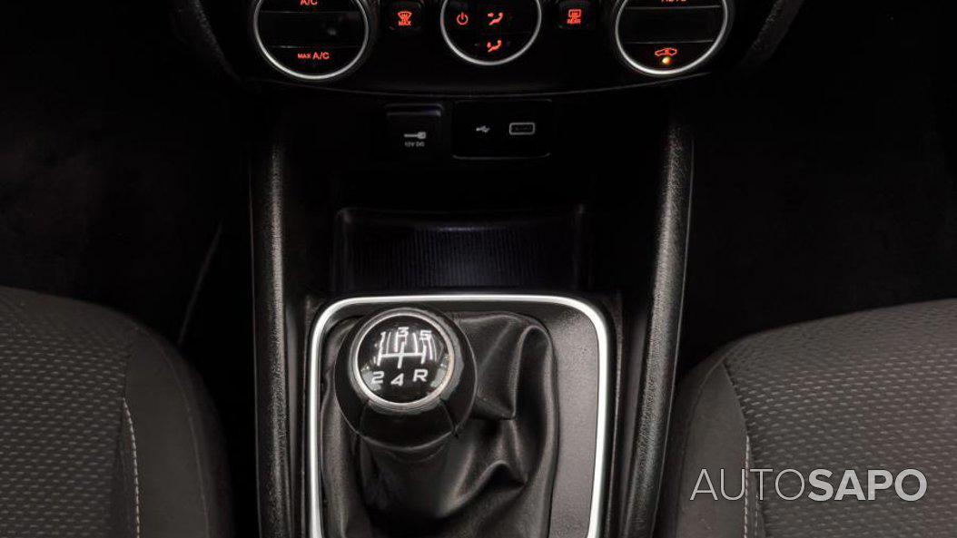 Fiat Tipo 1.3 M-Jet Lounge Tech J17 de 2019