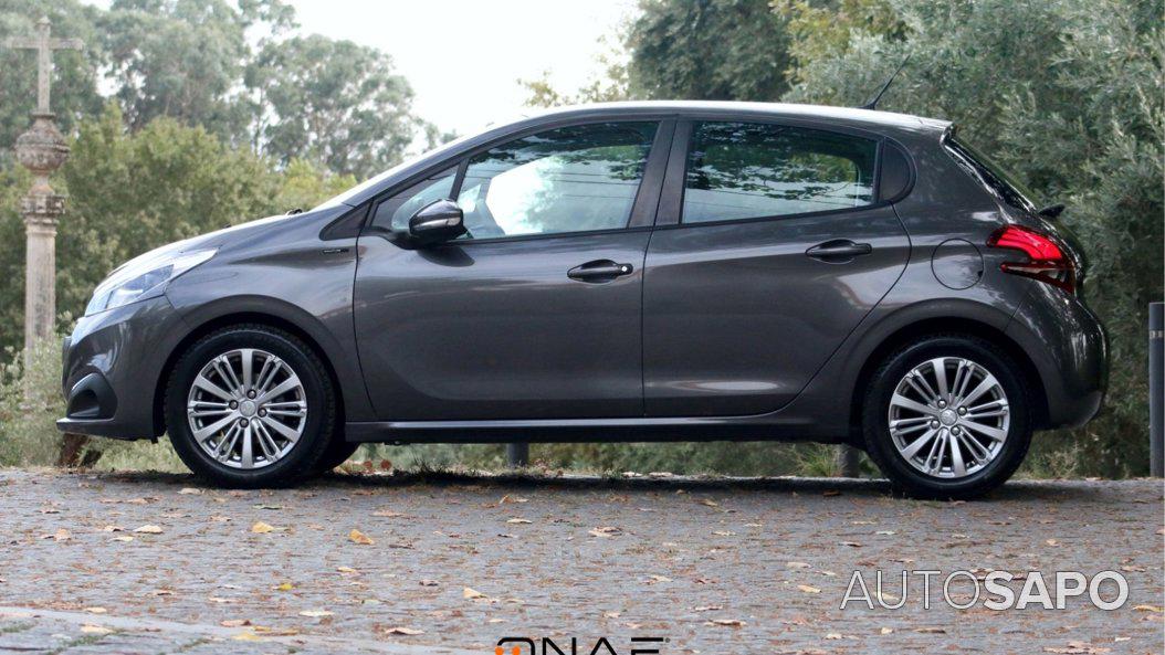 Peugeot 208 1.2 PureTech Life Signature de 2019