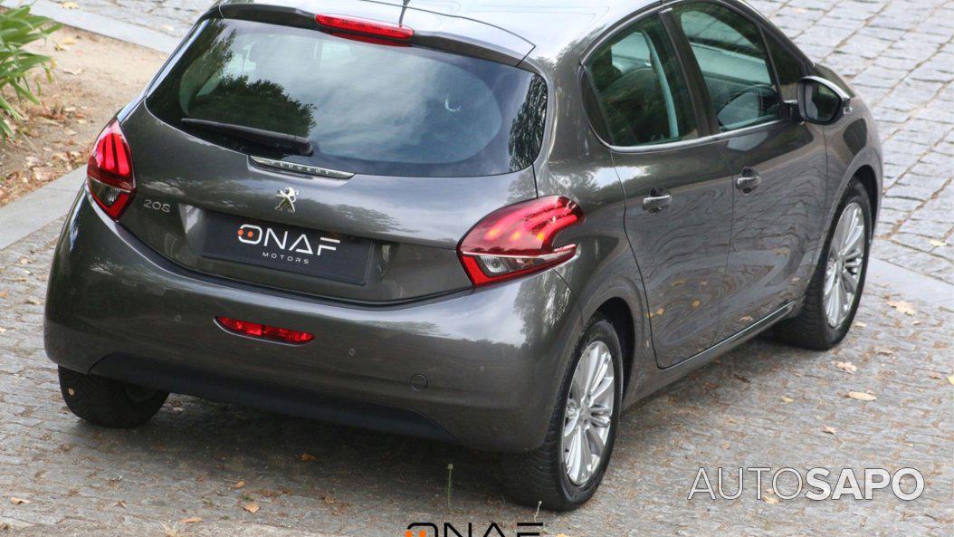 Peugeot 208 1.2 PureTech Life Signature de 2019