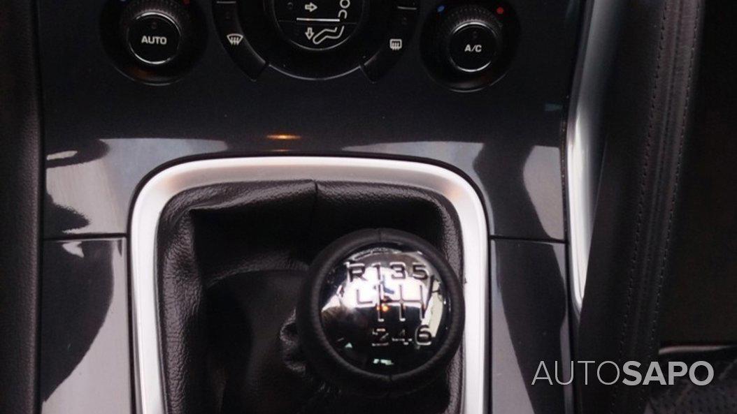 Peugeot 3008 1.2 PureTech Allure de 2016