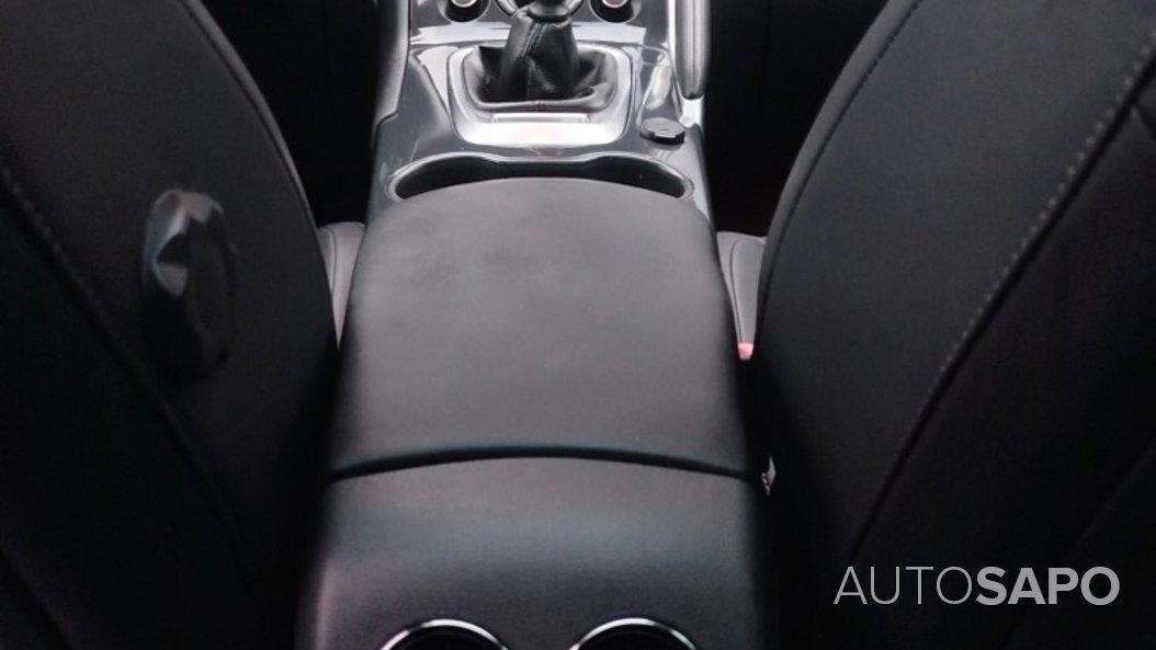 Peugeot 3008 1.2 PureTech Allure de 2016